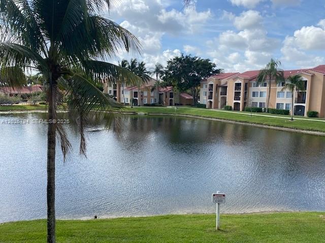 Foto del edificio - 2051 Renaissance Blvd