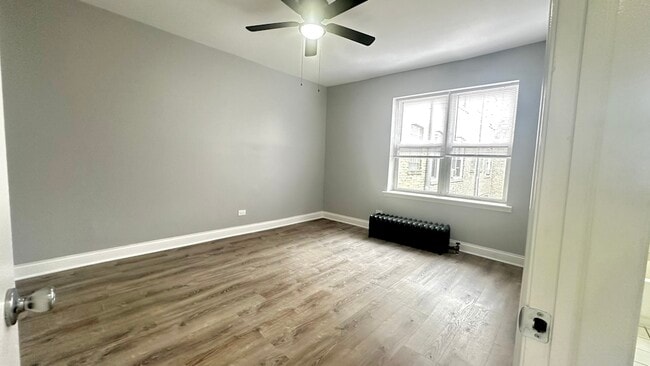 Foto del edificio - 4756 N Maplewood Ave