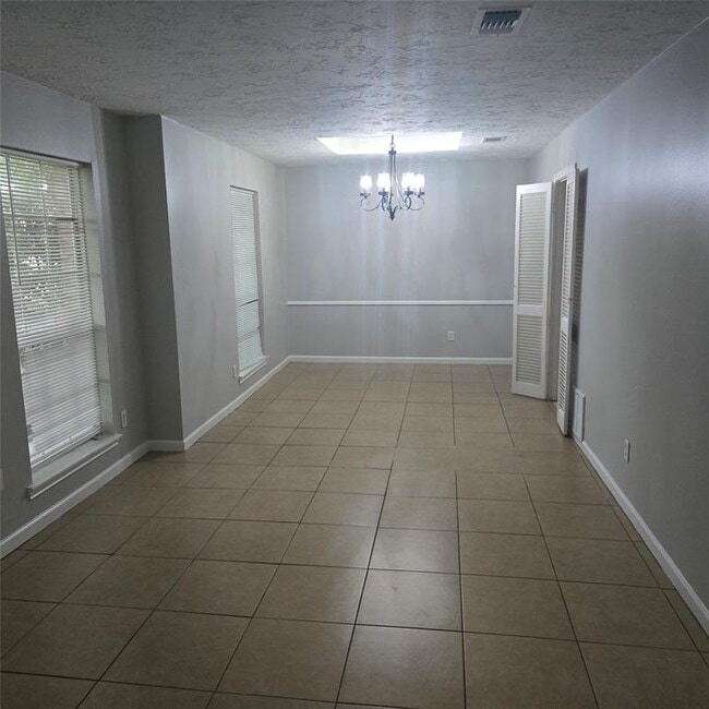 Building Photo - 11902 Scottsdale Dr