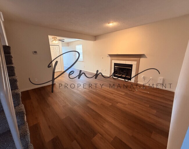 Foto del edificio - 4616 NE Whispering Winds Dr