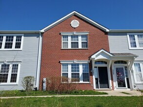 Building Photo - 207 Springbrook Trail S