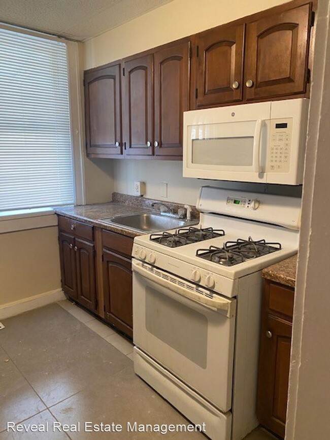 Building Photo - 2 br, 1 bath House - 30 N Abington Ave.
