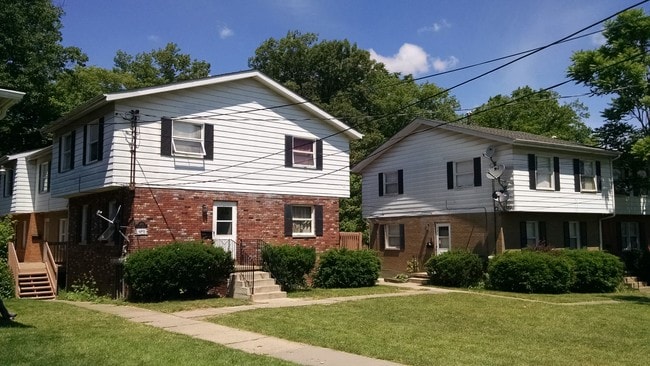 Building Photo - 470-480 Zahn Dr