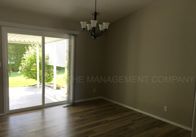 Foto del edificio - 1671 Atlantic St