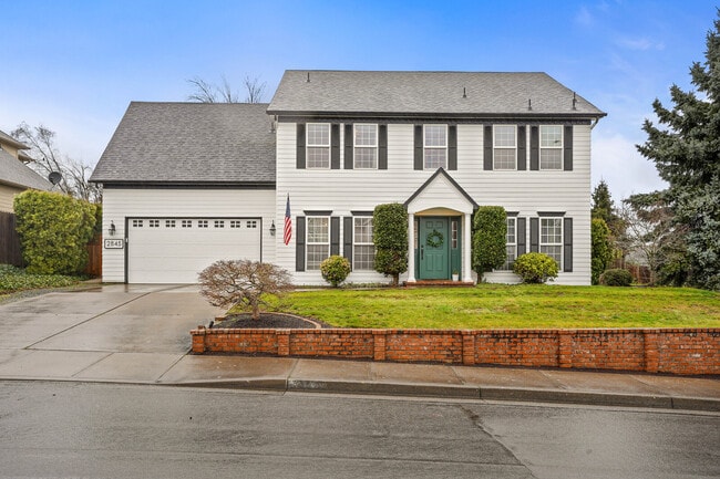 Front View - 2845 Eastlake Dr SE
