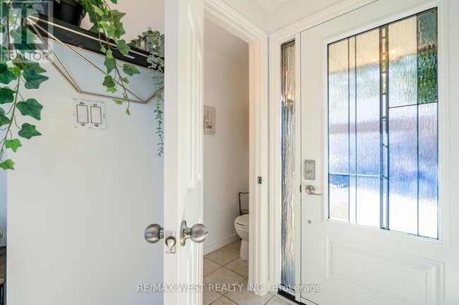 Building Photo - 220 Ormond Dr