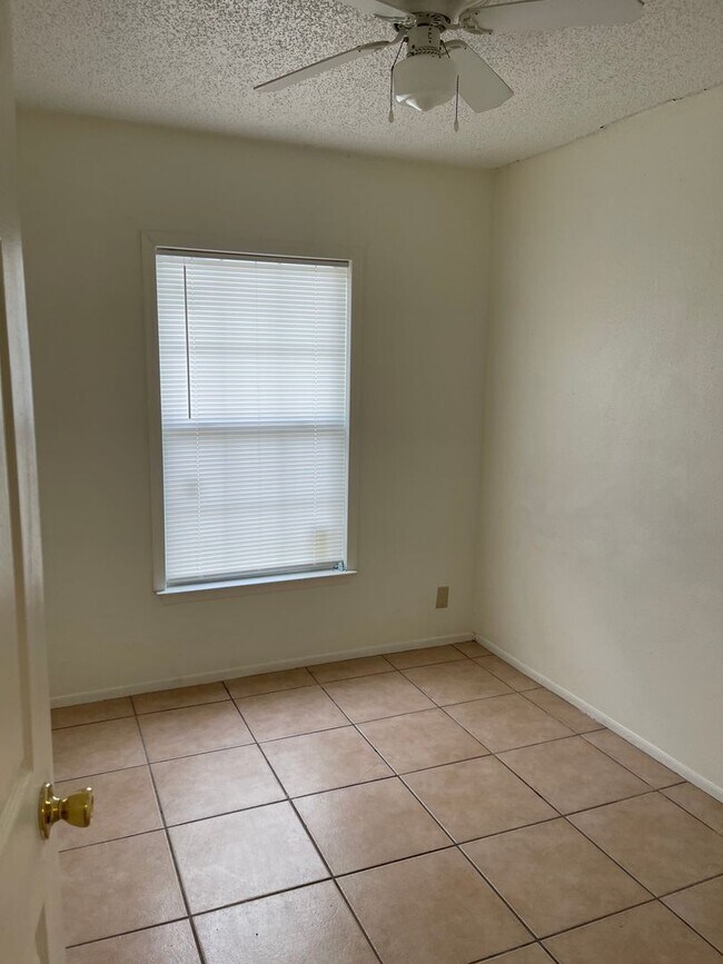 Building Photo - Heritage 2 bedroom