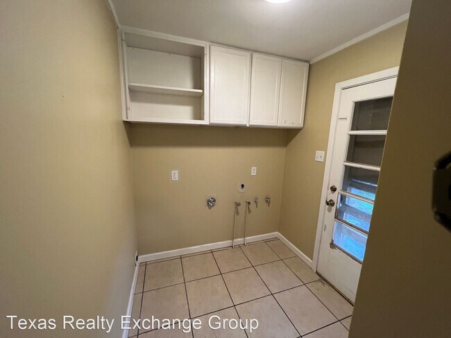 Building Photo - 2 br, 2 bath House - 3726 Fort Worth St.