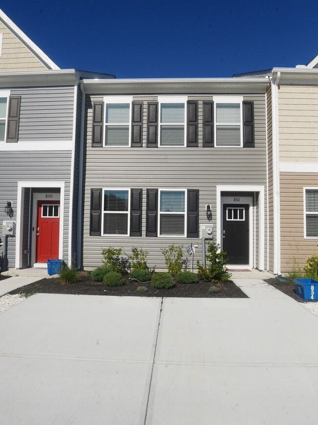Building Photo - 852 Mersey Ln