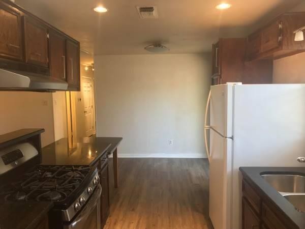 Foto principal - 1001 Westwood Dr
