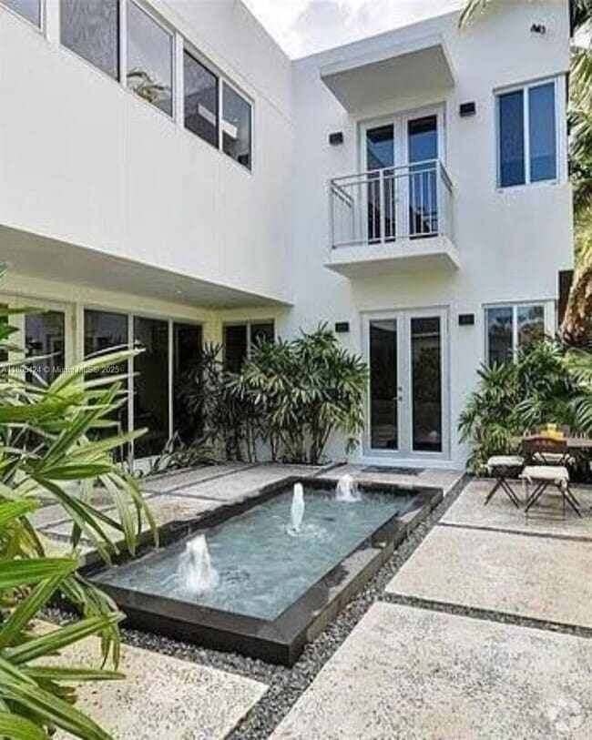 Building Photo - 6340 SW 80th St