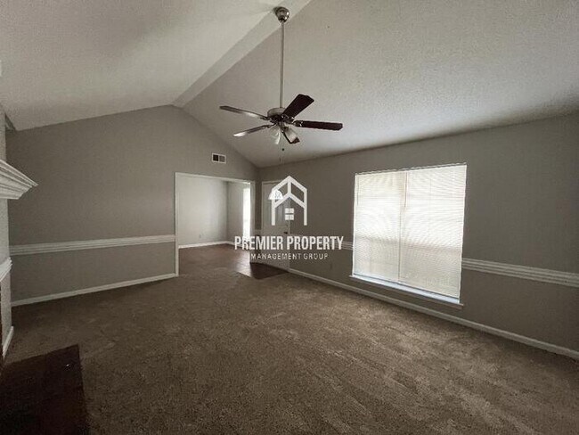 Foto del edificio - 3935 Misty Lake Cove