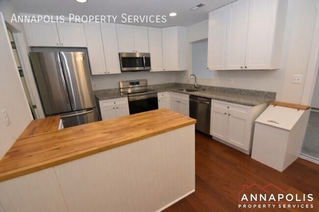 Foto del edificio - 1702 Forestville Rd