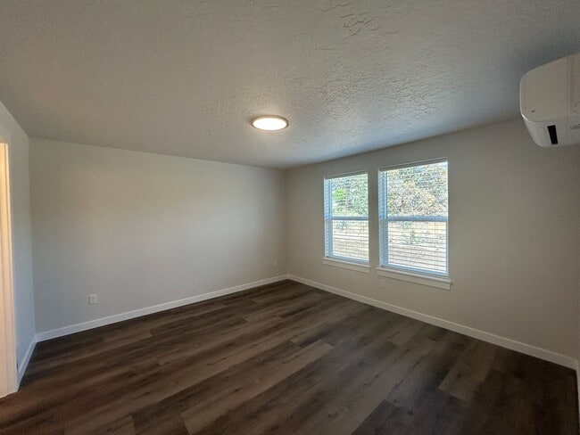 Building Photo - Brand New 2 Bedroom / 2 Bathroom Duplex in...