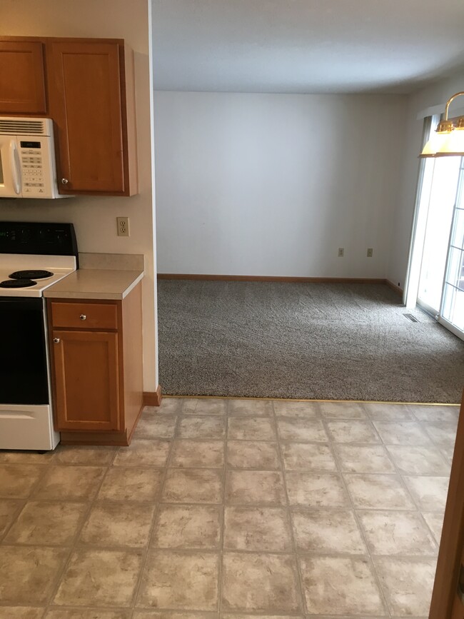 Kitchen looking to Family Rm - 5332 Cider Mill Rd