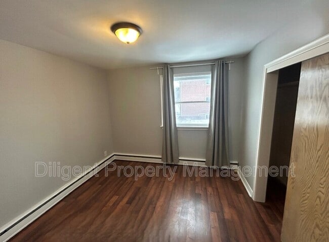 Building Photo - 399 Elmgrove Ave