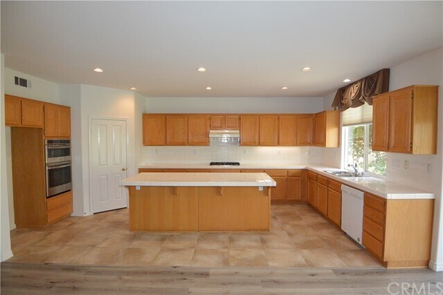 Building Photo - 32 Pheasant Creek