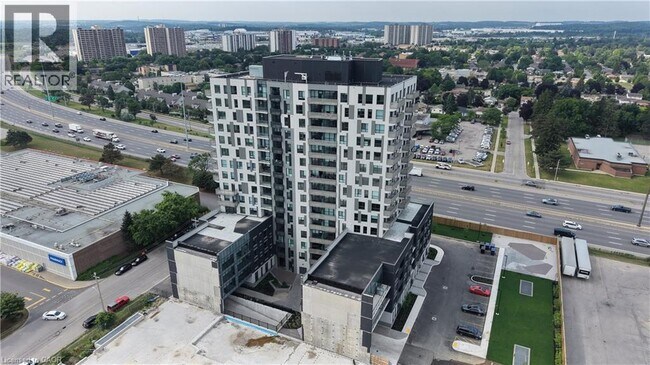 Building Photo - 1333 Weber St E