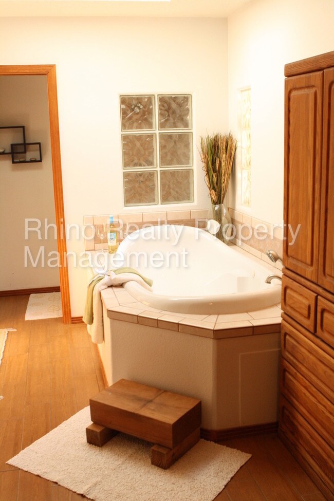 Foto del edificio - 1129 Ortega Rd NW