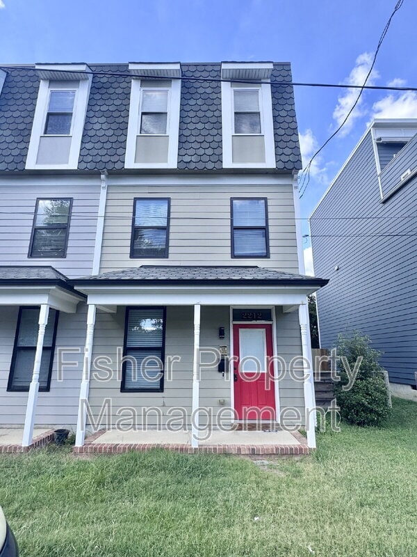 Building Photo - 2212 Carrington St