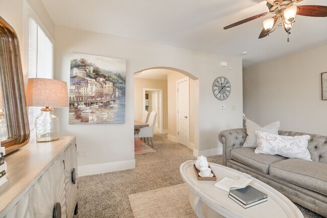 Foto del edificio - Beautiful Three Bedroom Town Home!