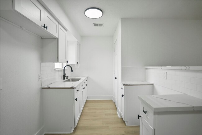 Foto del edificio - 17123 Sunshine St