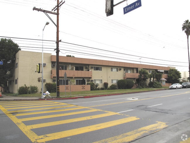 Building Photo - Continental Apartments