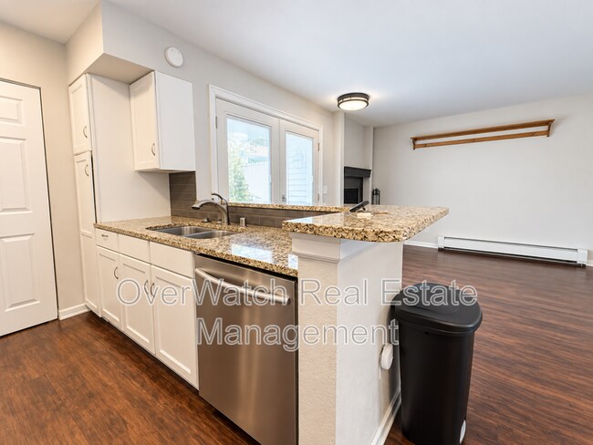 Foto del edificio - 3230 Montclaire Ct