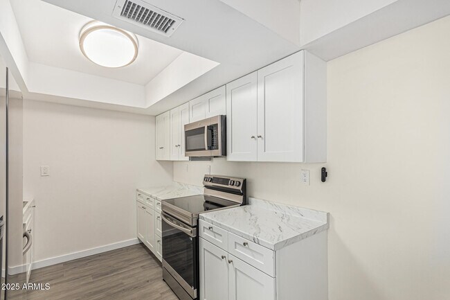 Foto del edificio - 6480 N 82nd St