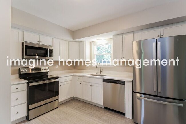 Foto del edificio - Delightful Split-Level Home in Fairfield! ...