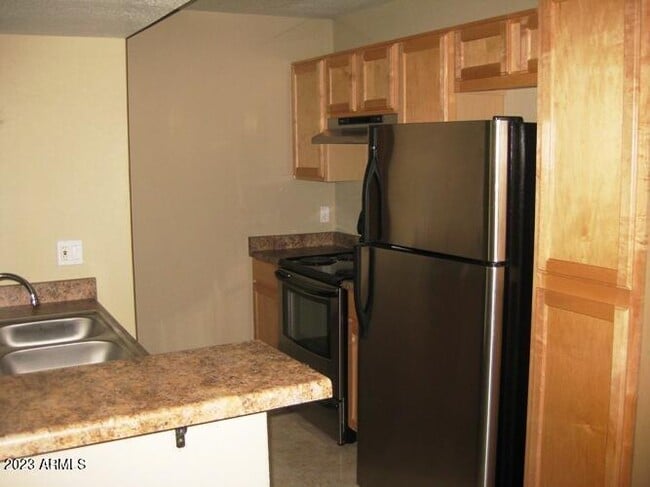 Building Photo - 2938 N 61st Pl
