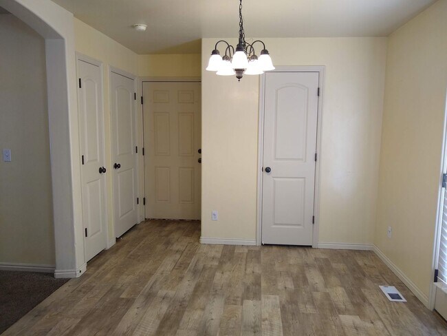 Foto del edificio - BEAUTIFUL 4 BED 2.5 BATH HOME FOR RENT IN LEHI!!!
