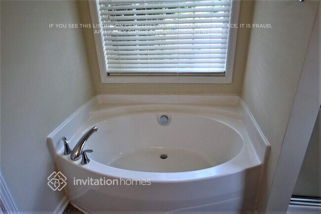 Foto del edificio - 3040 Hereford Ln