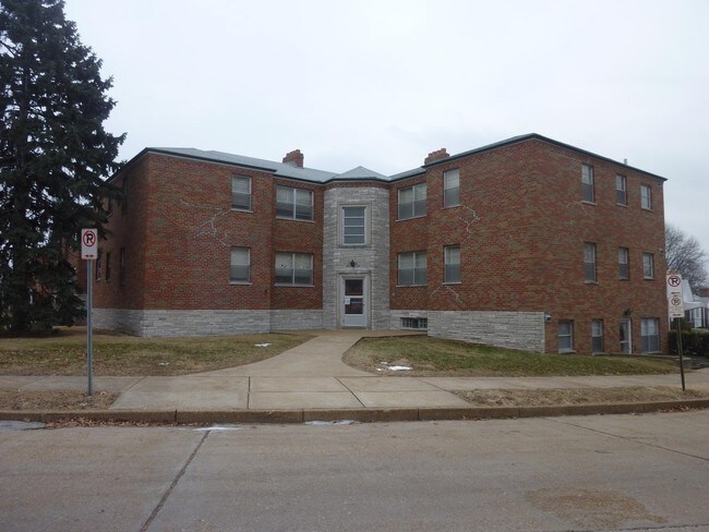 Foto principal - 6900 Plainview Ave