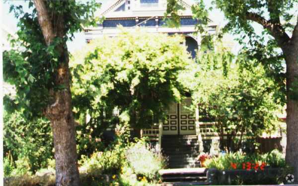 Building Photo - 2211 Blake St
