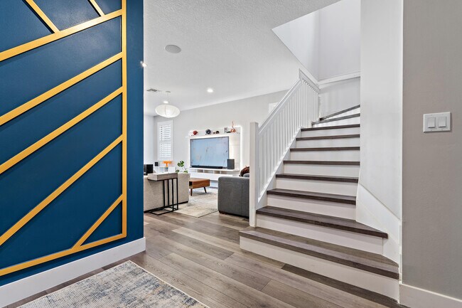 Building Photo - 6024 Pine Tree Way