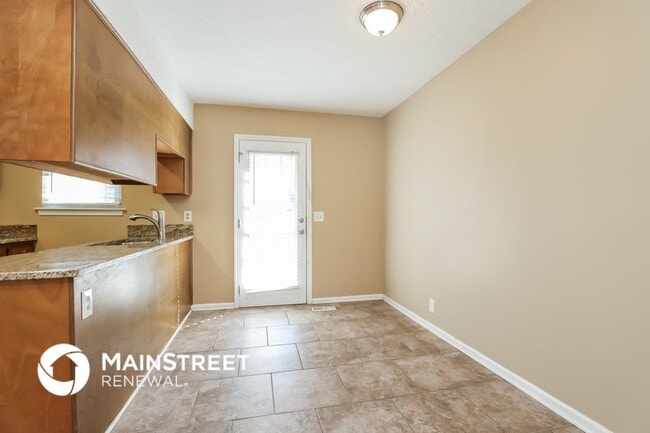 Building Photo - 5313 Ashlawn Dr