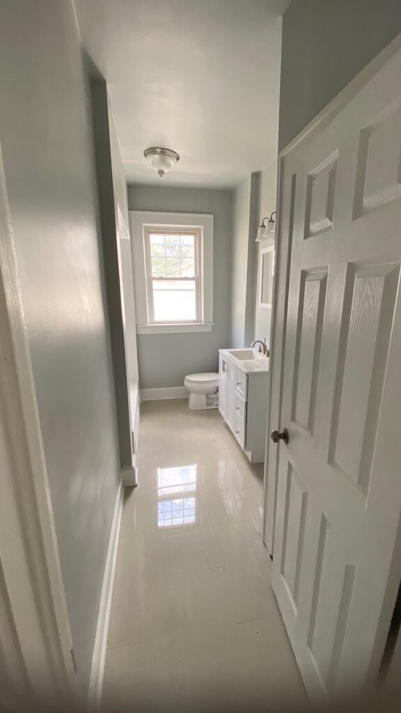 Full Bath - 9 Lois Pl