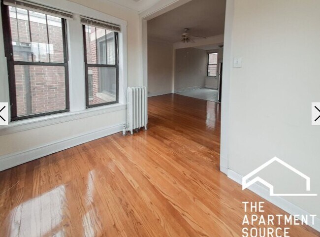 Building Photo - 2876 N Clark St