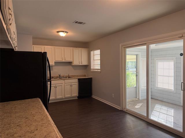 Foto del edificio - 9478 Woodcrest Dr