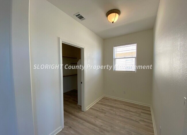 Foto del edificio - AVAILABLE NOW - Executive Style Santa Maria Home with 4 Bedrooms & 2.5 Bathrooms