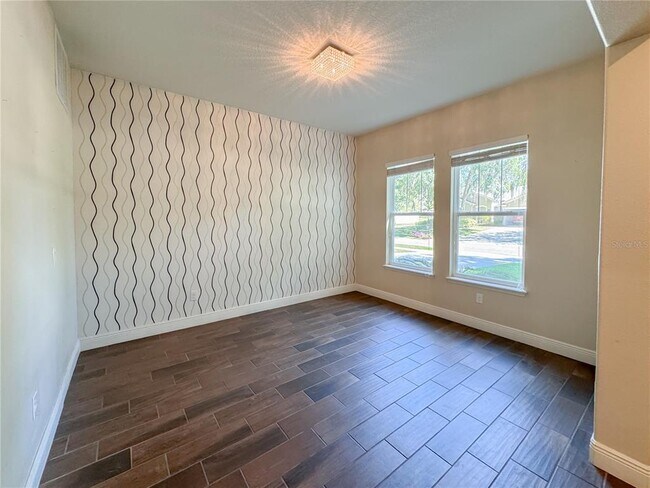 Building Photo - 545 Lake Cove Pointe Cir