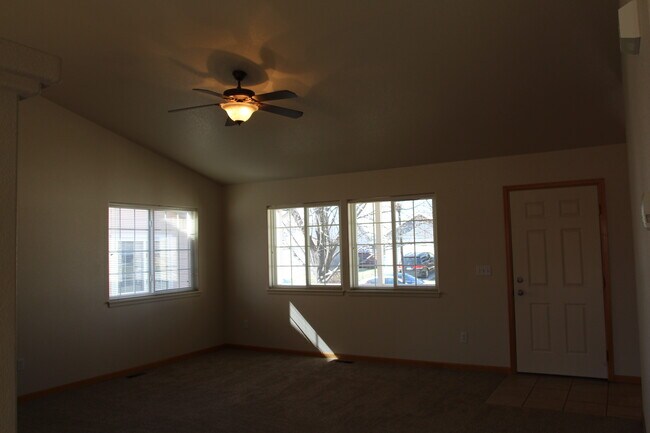 Building Photo - 4106 Rocky Ford Dr