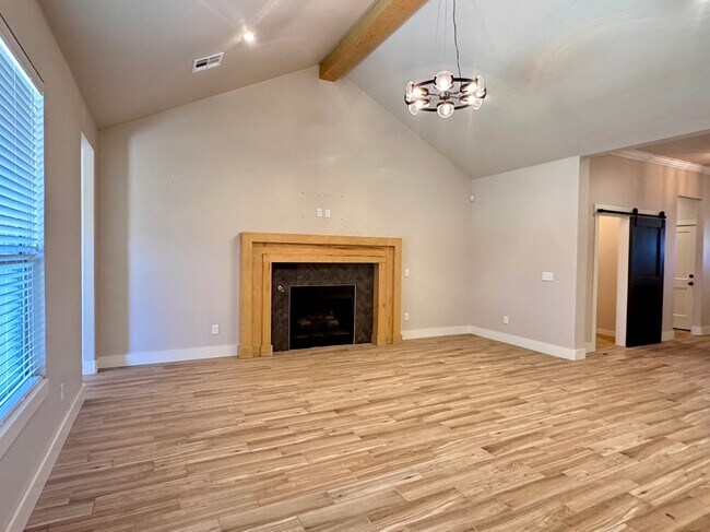 Foto del edificio - 1308 Lemon Ranch Rd