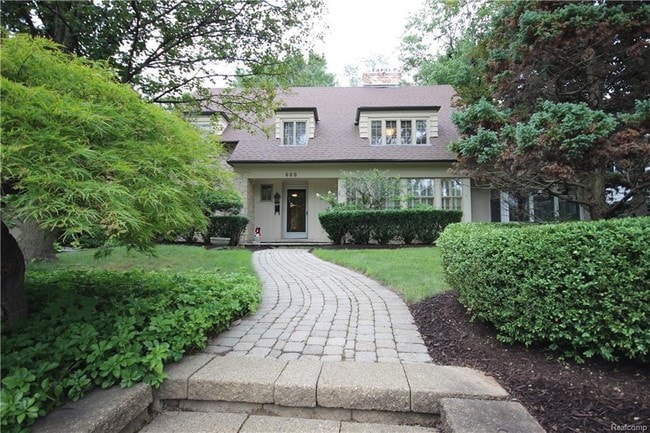 Building Photo - 660 Lakeside Dr