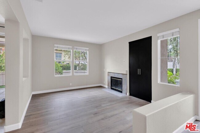 Foto del edificio - 1131 Rosewalk Way