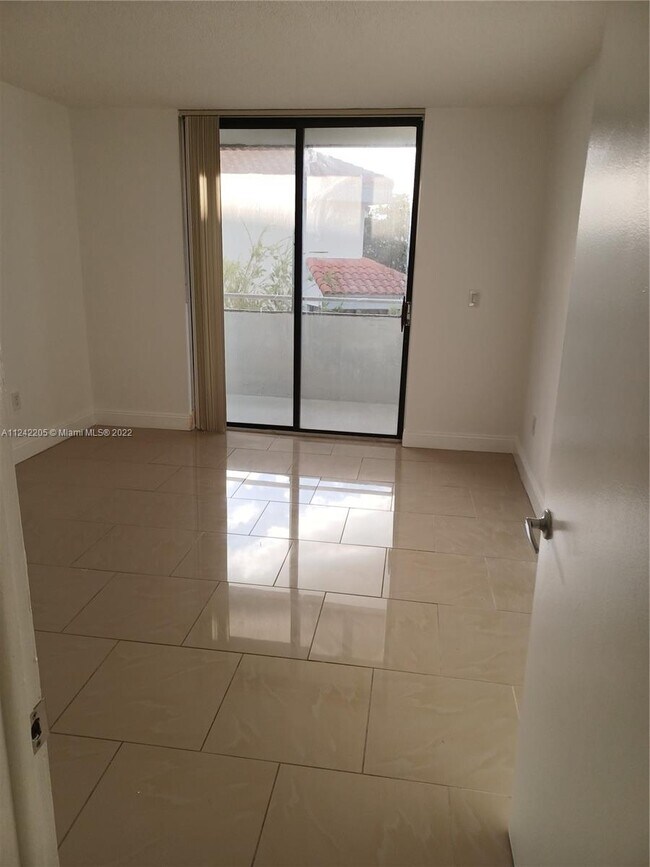 Foto del edificio - 8275 SW 152nd Ave