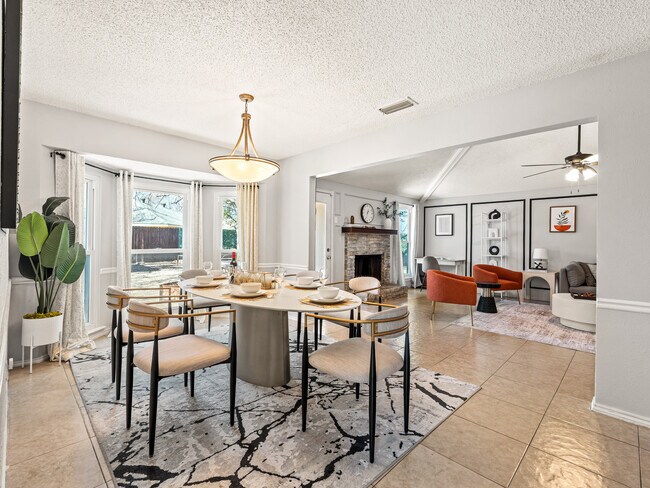 Foto del edificio - 1113 Roaring Springs Dr