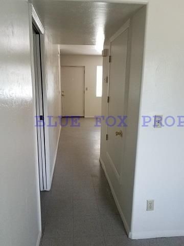 Building Photo - Charming Oracle Townhome