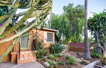 Building Photo - 2646-2650 Juan St